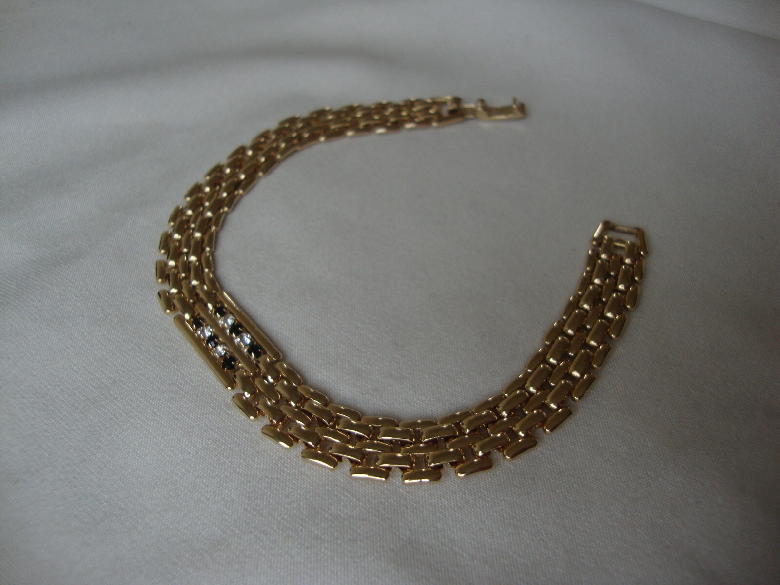 VINTAGE TINY BLACK & CLEAR RHINESTONES GOLD PLATED FLEXIBLE FLAT LINK BRACELET