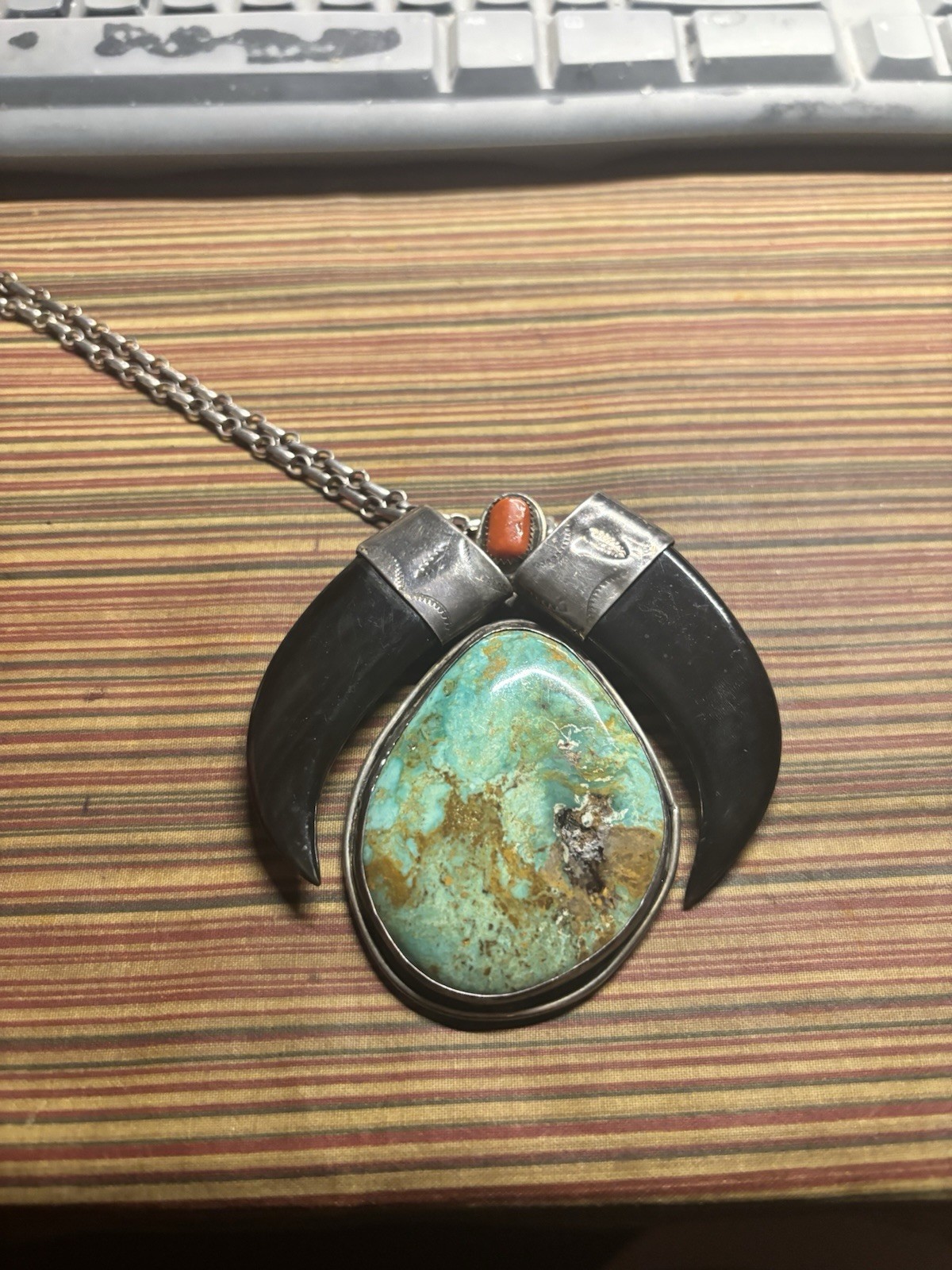 Vintage Navajo Pilot Mountain Turquoise Claw Pendant Necklace
