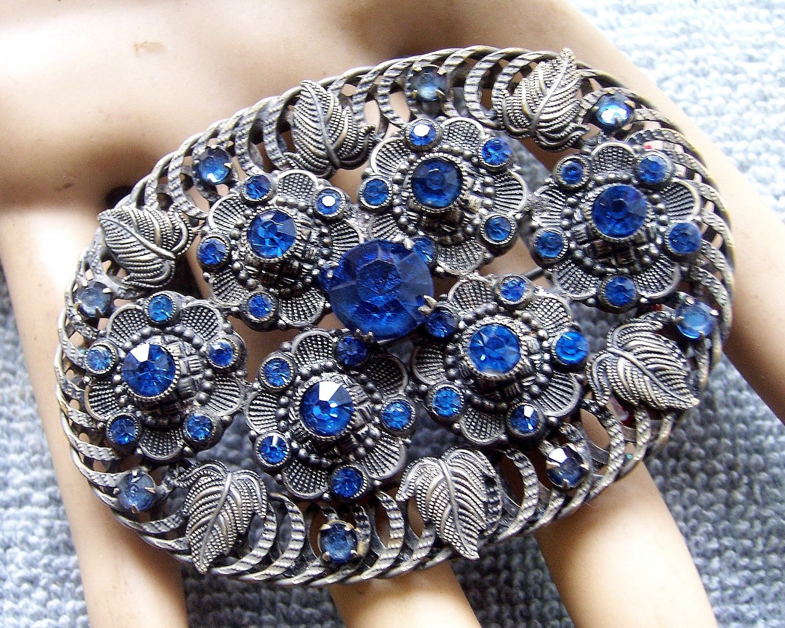 Art Deco Czech oval brooch with art glass blue stones 1930s (AAG)