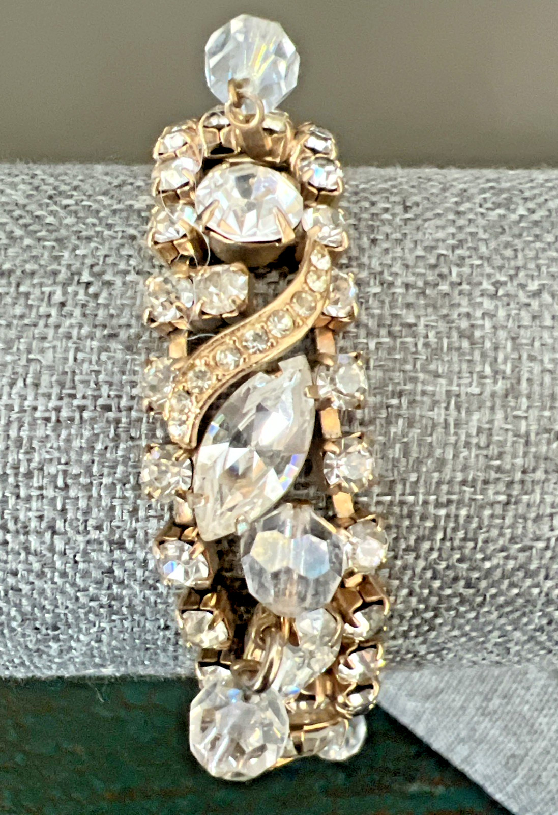 VTG. SIGNED KRAMER CLEAR RHINESTONE and CRYSTAL CHA CHA BROOCH and BRACELET SET