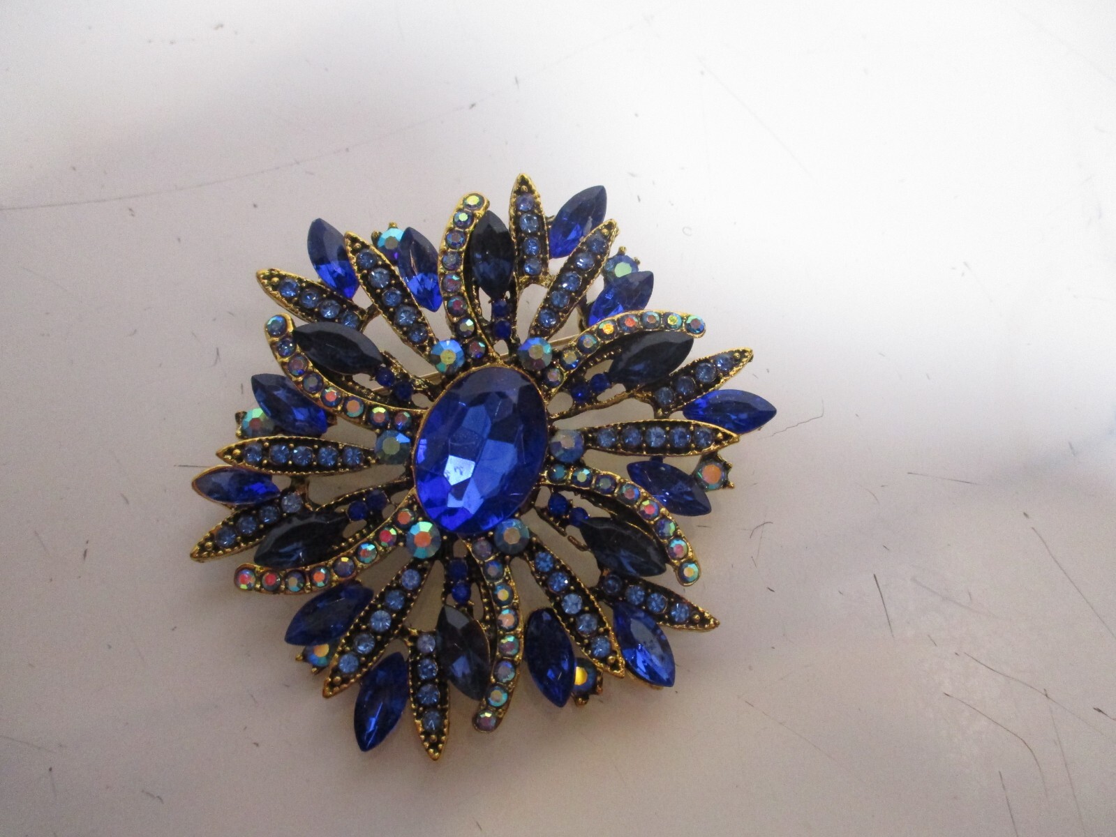 Bright Blue Rhinestones & Crystals Flower Goldtone Brooch Retro Style