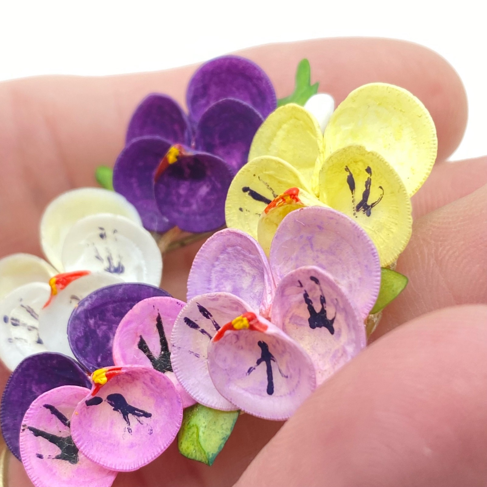 Vintage Shell Pansy Brooch Spring Multi Color Hand Painted Pastel