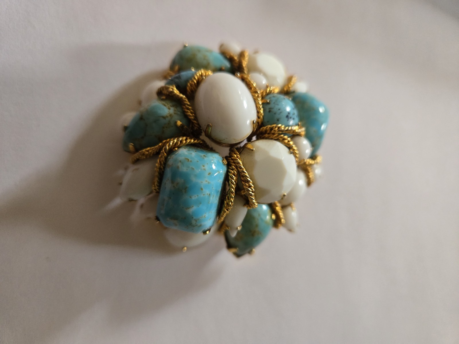 Vintage Vogue Jlry Brooch Pin & Earrings Set Domed Chain Gold Tone Accents