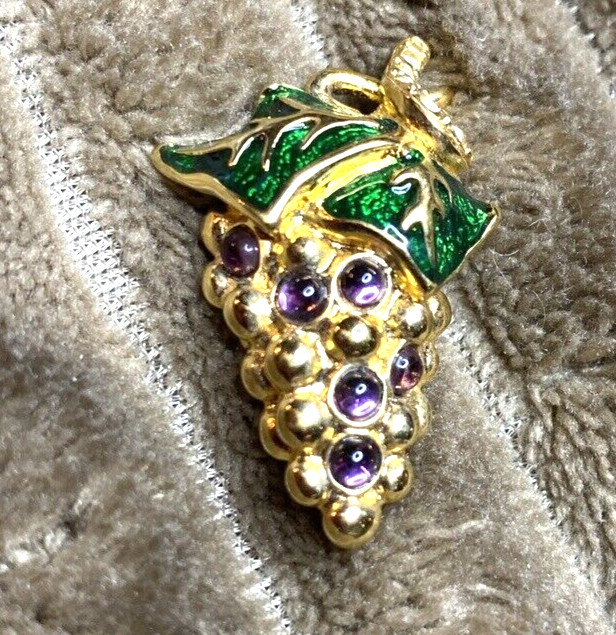 Swarovski – Swan Signed / Grape Brooch Gold-Tone / Cute Bunch of Grapes / VTG PC