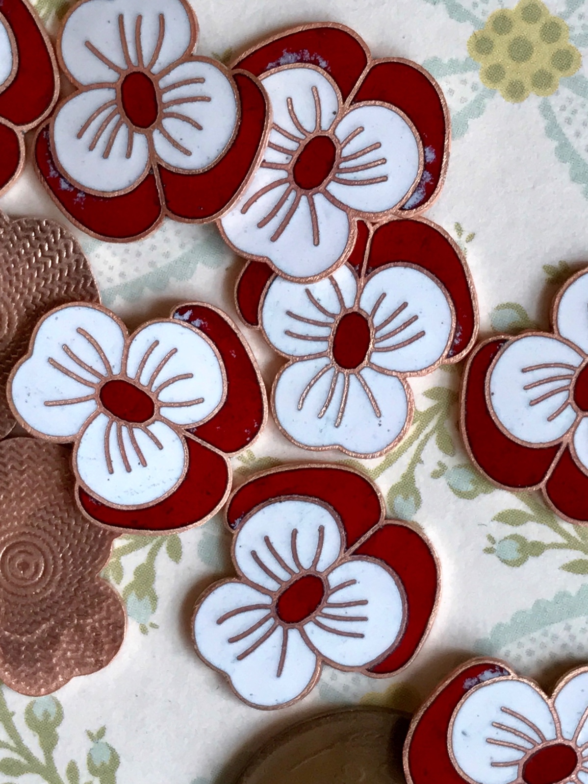 Enameled Pansy Findings,Vintage Pansies,Enamel Cabochons,19x6mm cabochons #G65C