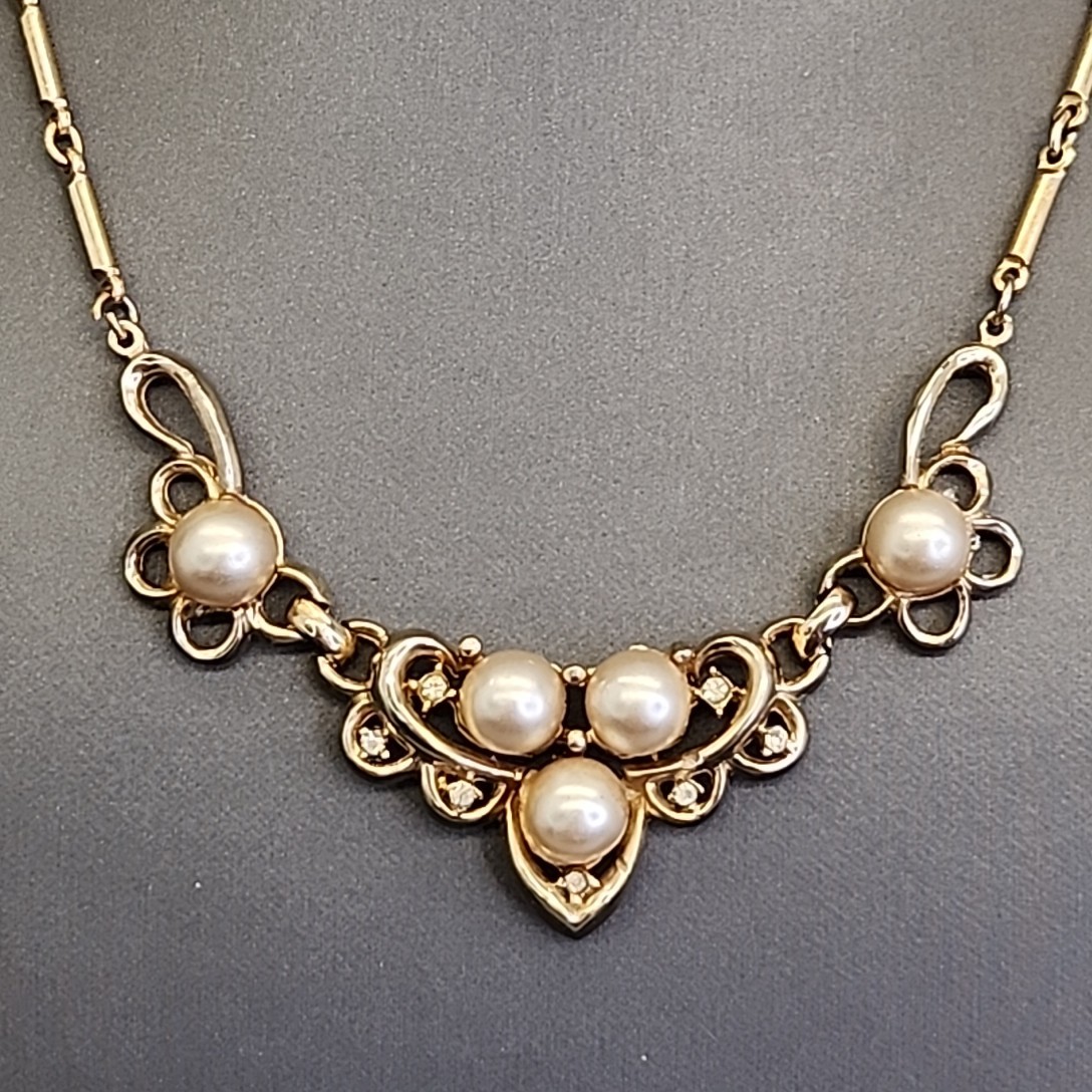 Vintage Coro Necklace Imitation Pearl Gold Tone Bar Link Chain Rhinestones 15.5″