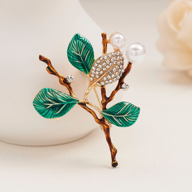 Vintage Plant Brooches For Women Elegant Flower Enamel Pin Pearl Jewelry Gift