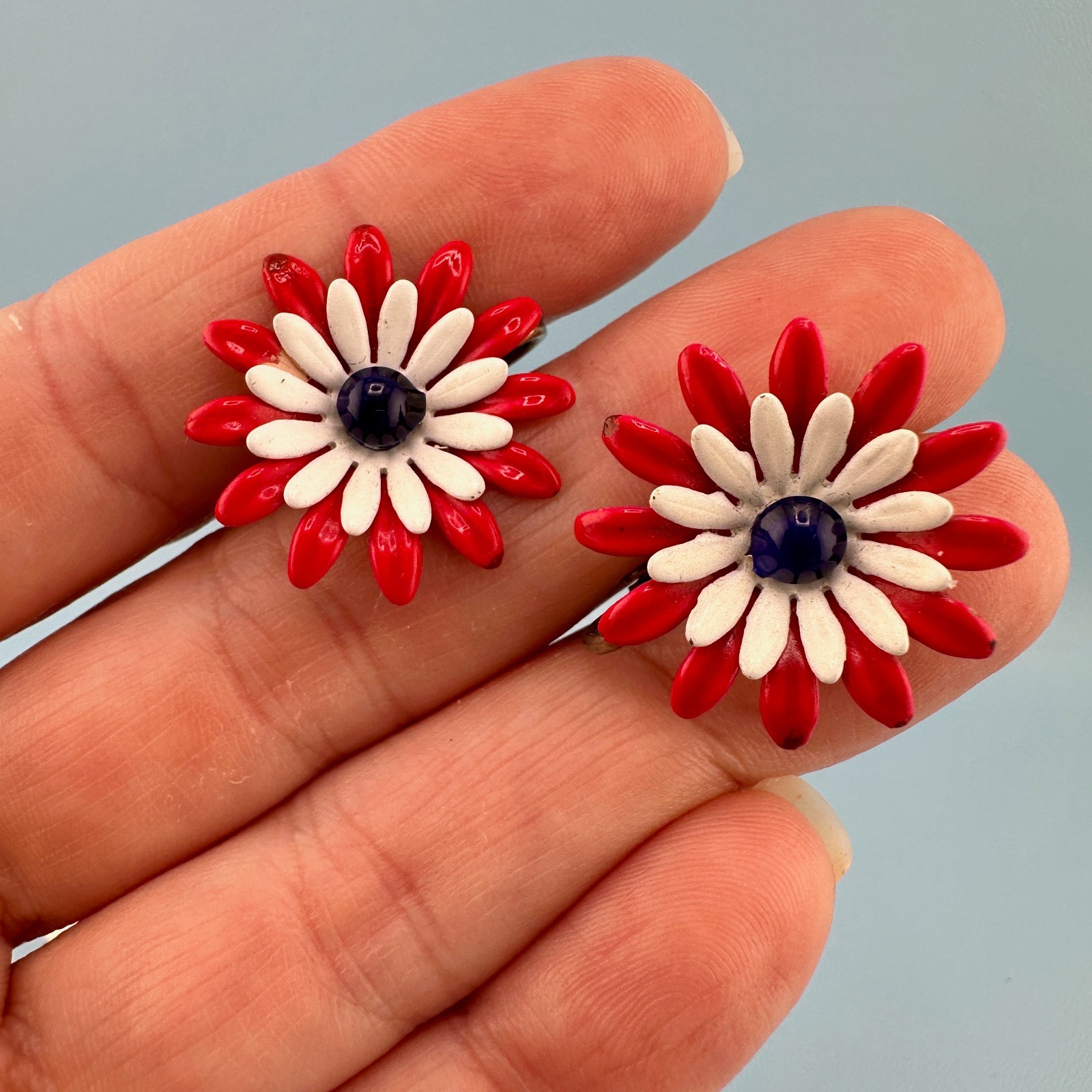 Vintage Enamel Flower Brooch Earrings Set Red White Blue Daisy Mod Retro 60s