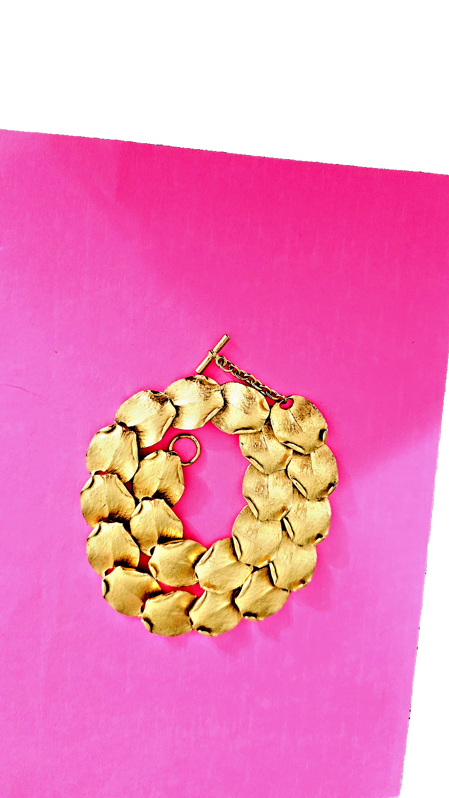 Fashion jewelry choker necklace gold tone metal 19″ quarter size like leaves