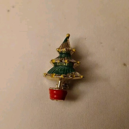 Christmas Tree Broach Pin Collectible Souvenir Excellent Condition Vintage