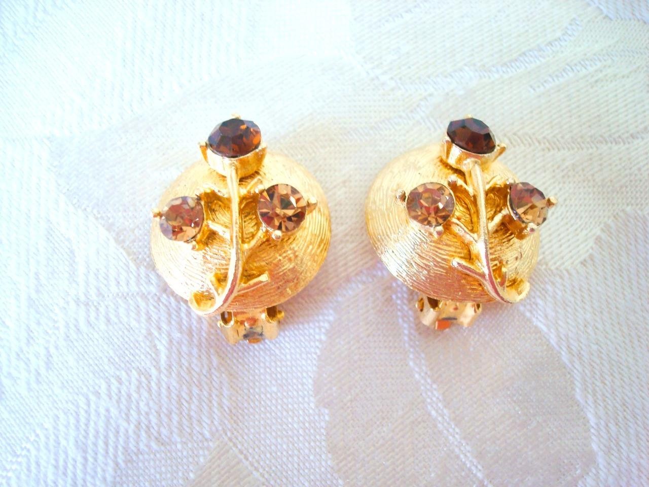 Vintage Domed Gold Tone Flower Clip Earrings With Brown Champagne Rhinestones KJ