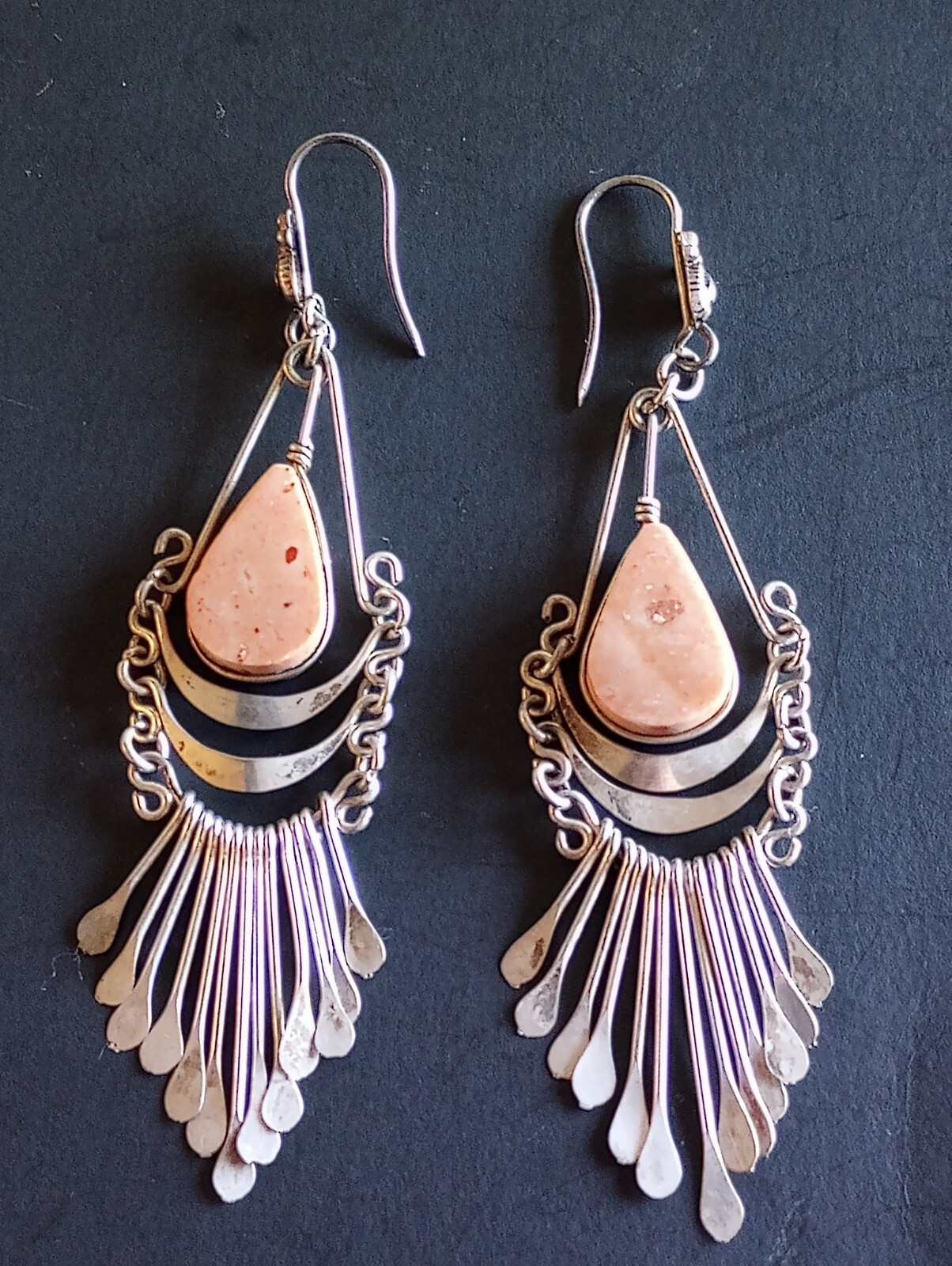 ESTATE LONG AGATE DANGLE EARRINGS PINK SALMON RARE DESIGN 3.5″ LONG