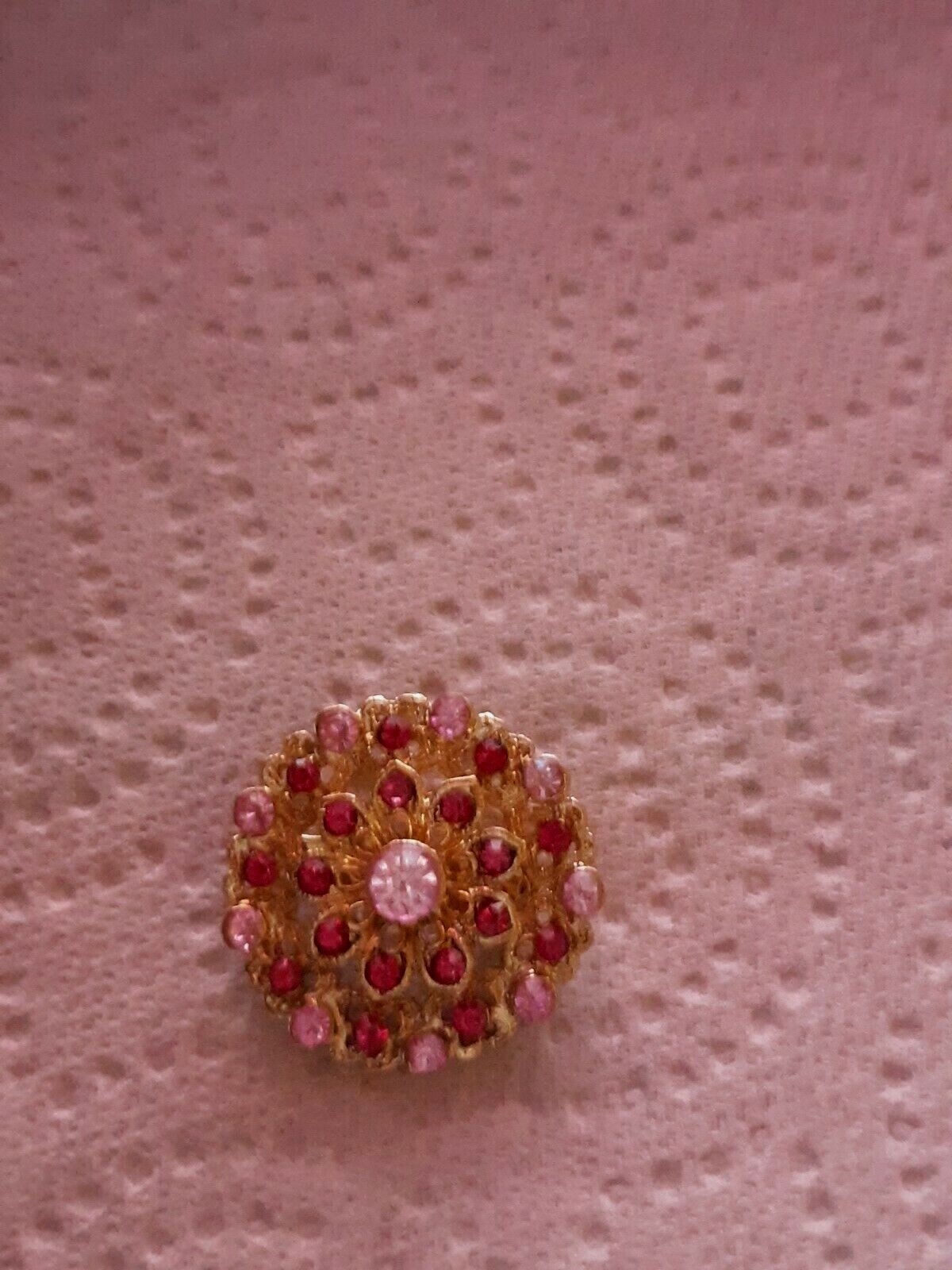 Vintage! Gold Tone Scalloped Open Cut Round Pinks/Purples Rhinestones Brooch Pin