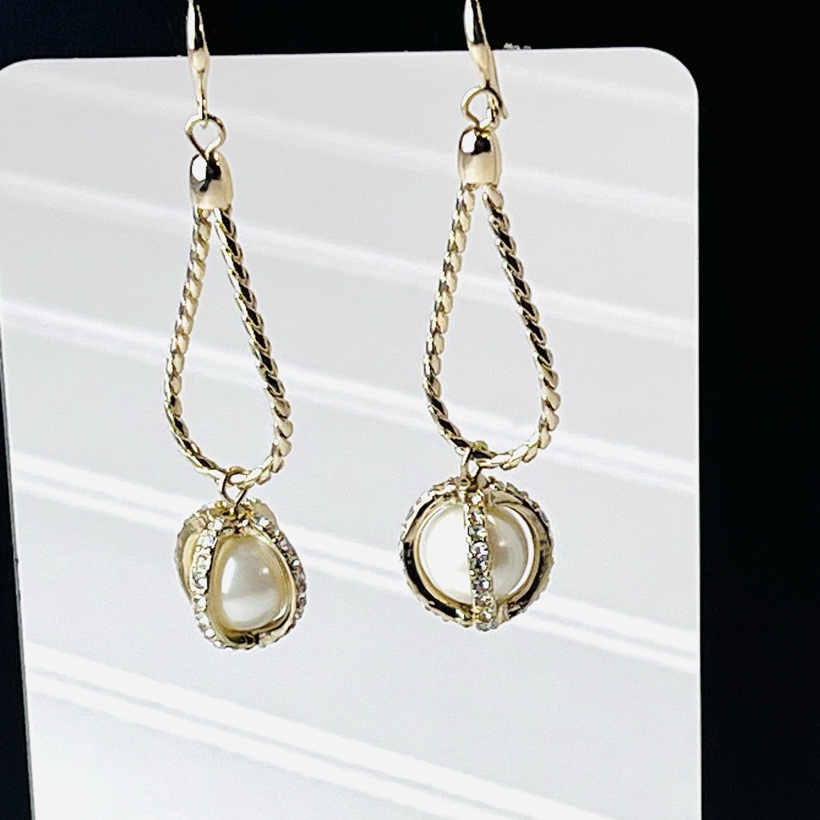 Vtg Gold Tone Faux Pearl Dangle Pierced Earrings – 2.25” – French Wires – 1990s