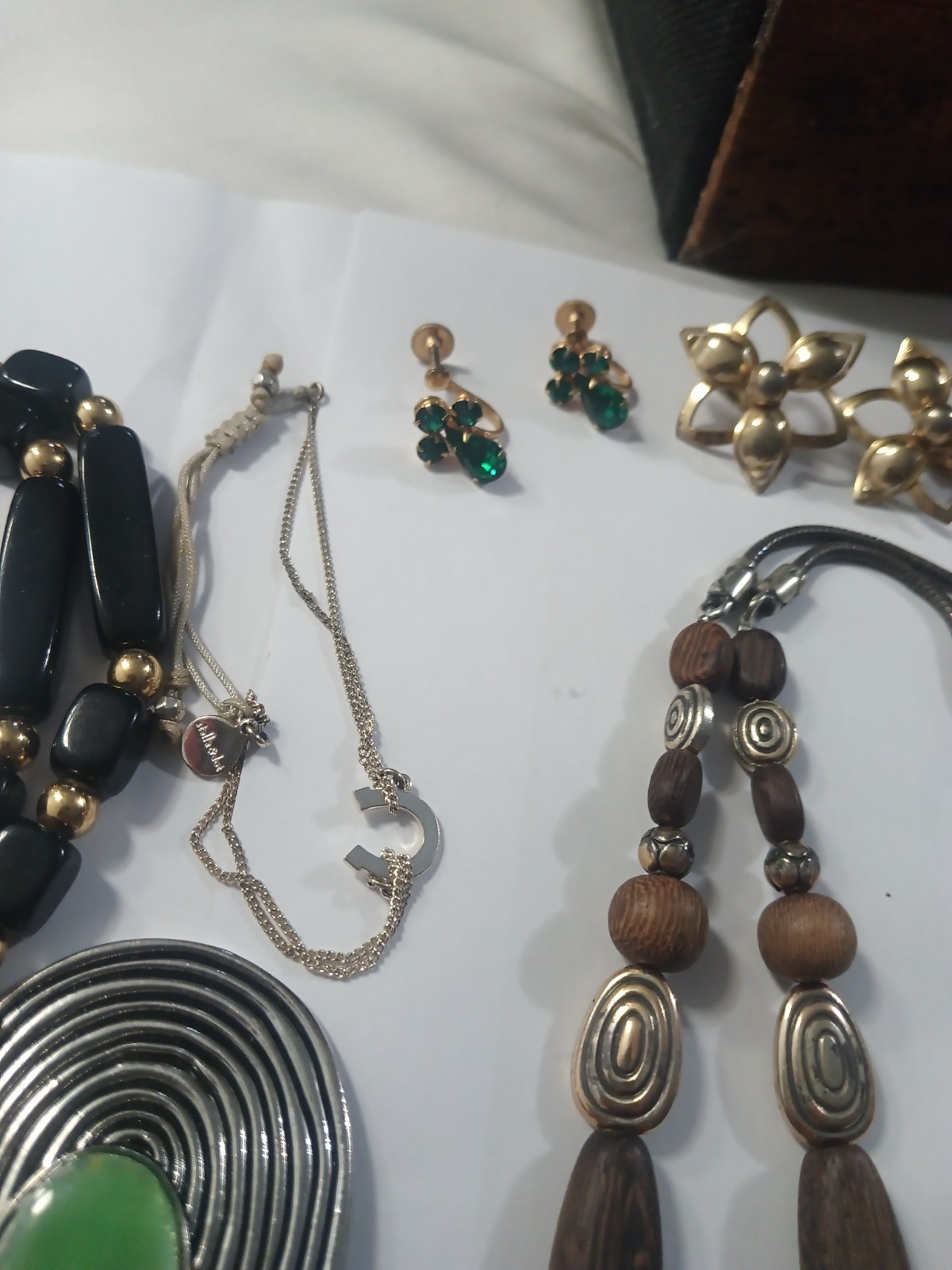 Vintage Mostly Signed Costume Jewelry Lot Necklaces, Bracelets, Earrings, Brooch