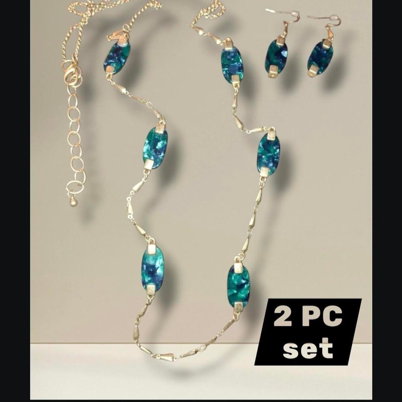 shelled resin elegant station necklace with earrings goldtone
