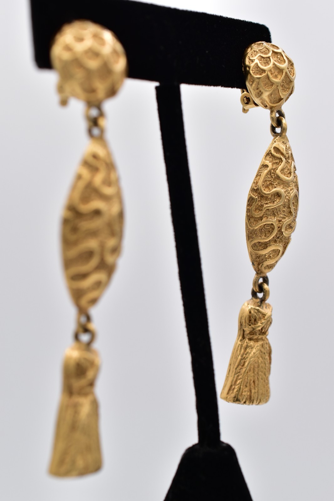 Erwin Pearl Vintage Gold Tassel Clip On Earrings Textured Statement Signed BinAV