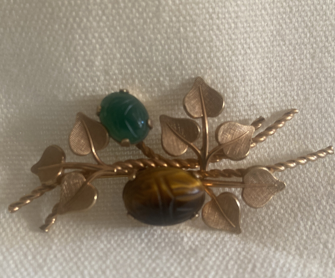 Vintage Van Dell Gold Filled Jade & Tiger Eye Scarabs Brooch Leaves Pin 2.4″