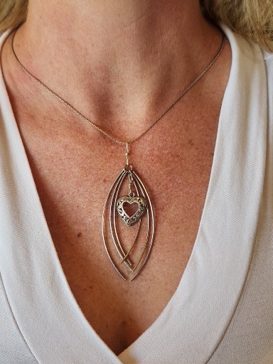 VTG Sterling Silver Diamond Cut Open Filigree Heart Waterfall Pendant, Necklace