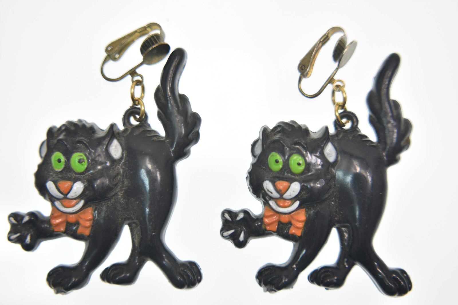 Vintage Fun World Black Cat plastic dangle clip on earrings