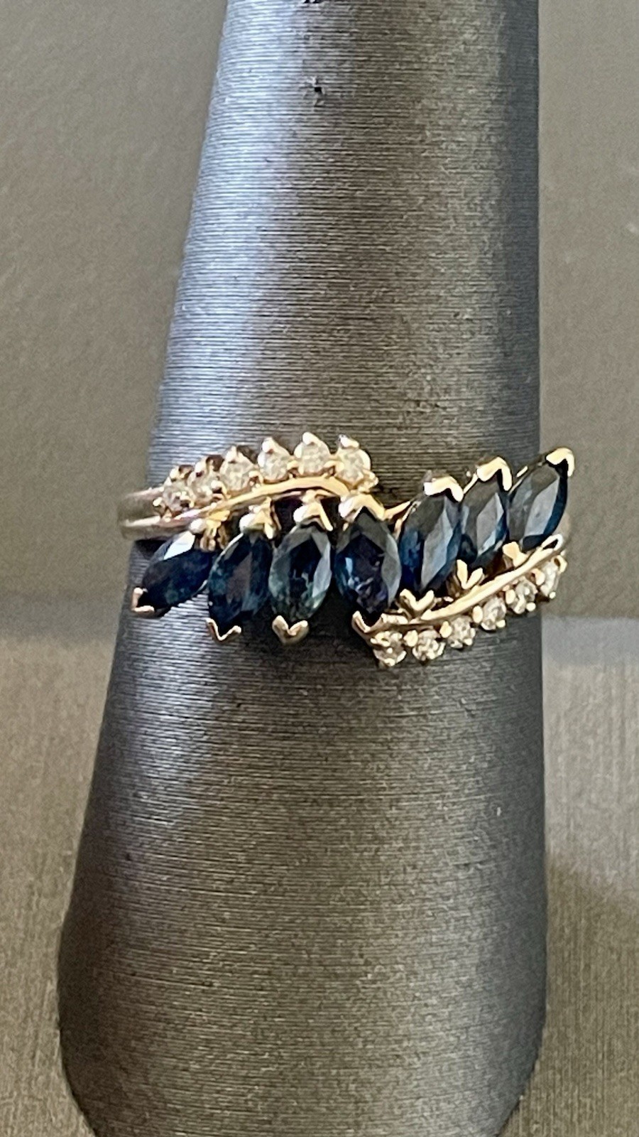 14KT Yellow Gold 0.12CTW Diamond & 1.20CTW Sapphire Ring. S8.25 (BU155)