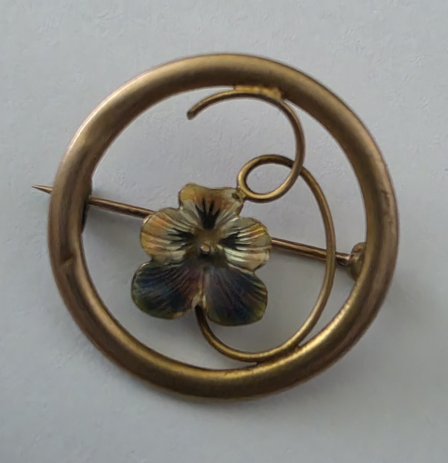 Antique Nouveau Victorian 14K gold and purple enameled pansey brooch – 1″