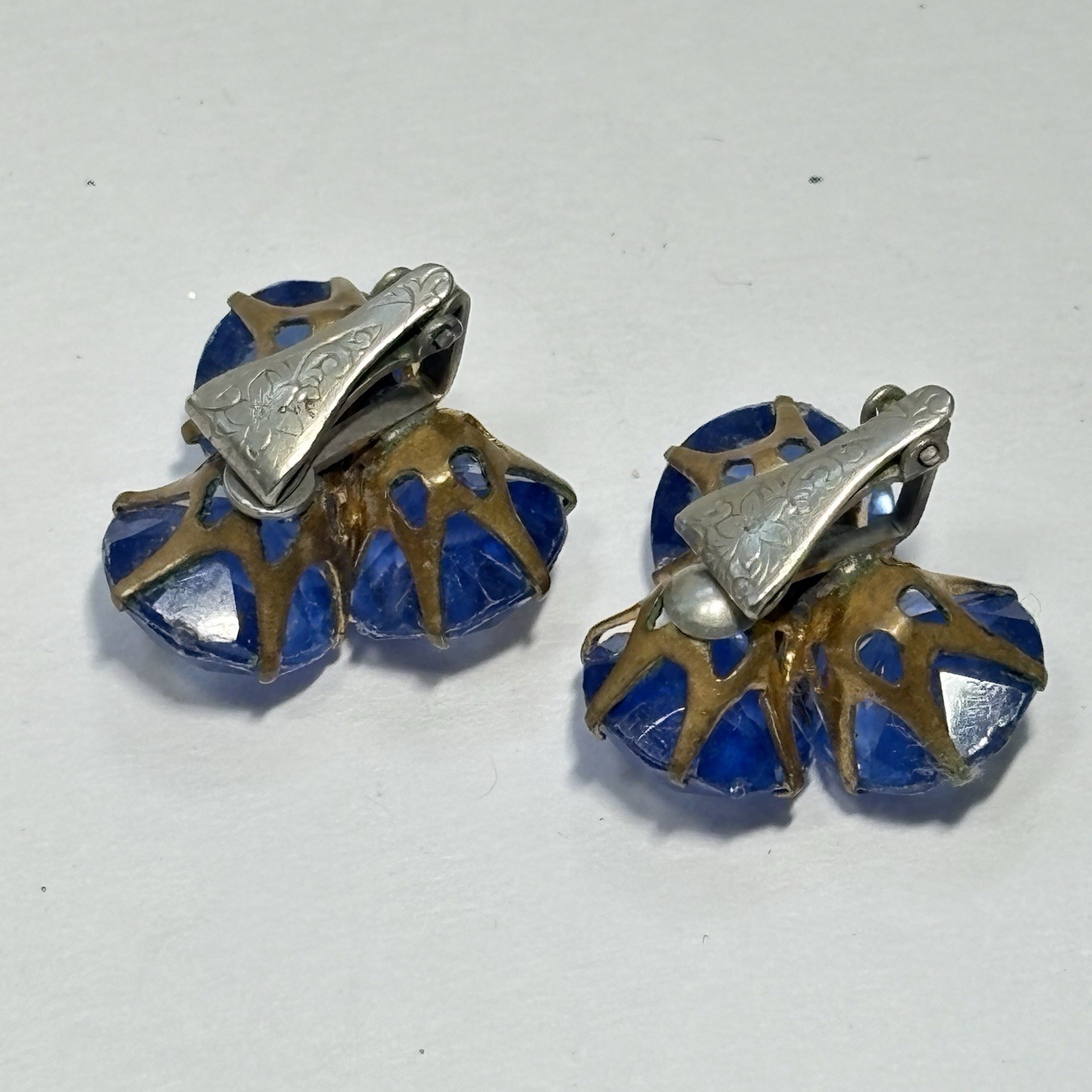 Vintage 40s BA Ballou Blue Rhinestone Cluster Earrings Prong Set Clip 3 Stones