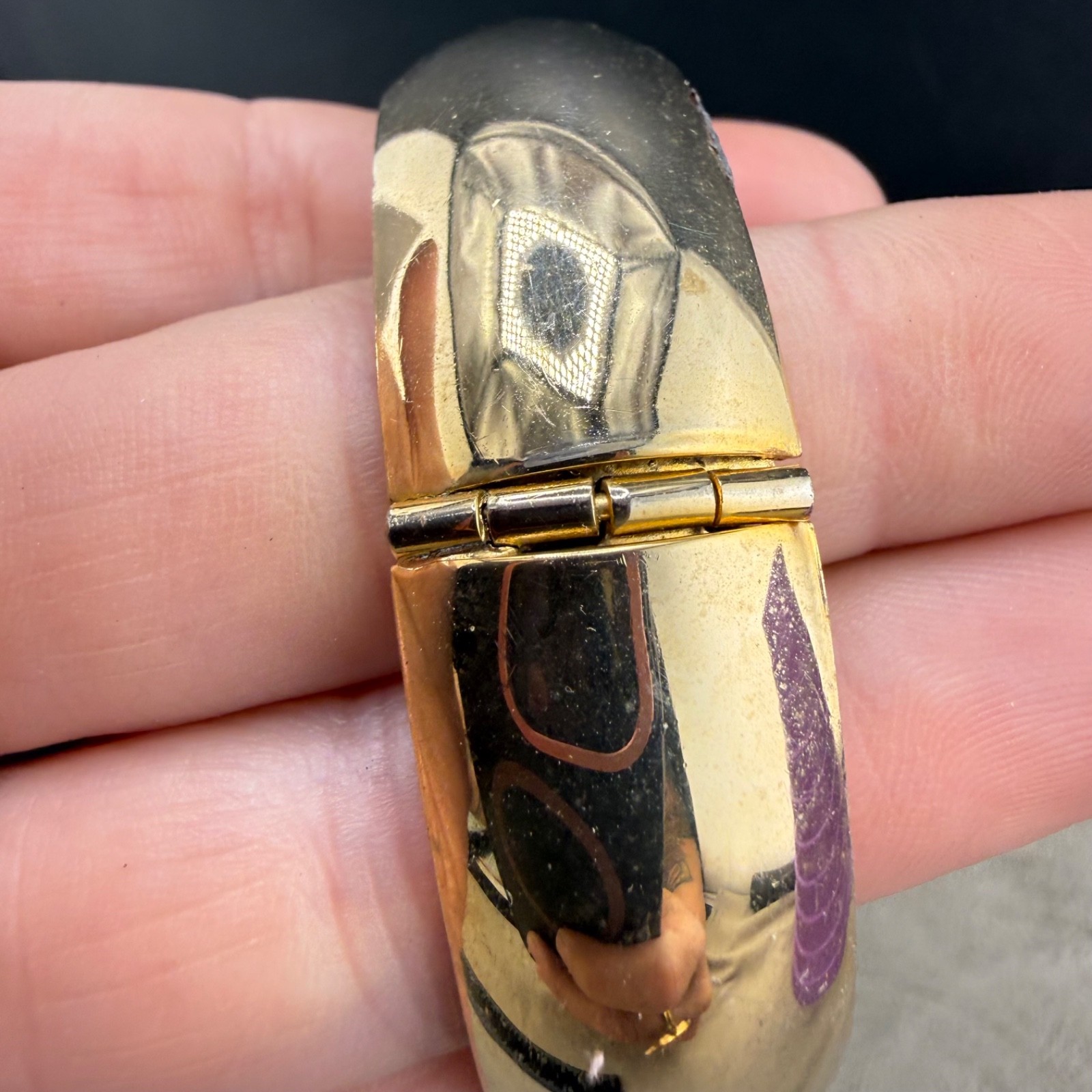 Vintage Hinged Bangle Bracelet Gold Tone 7.5”