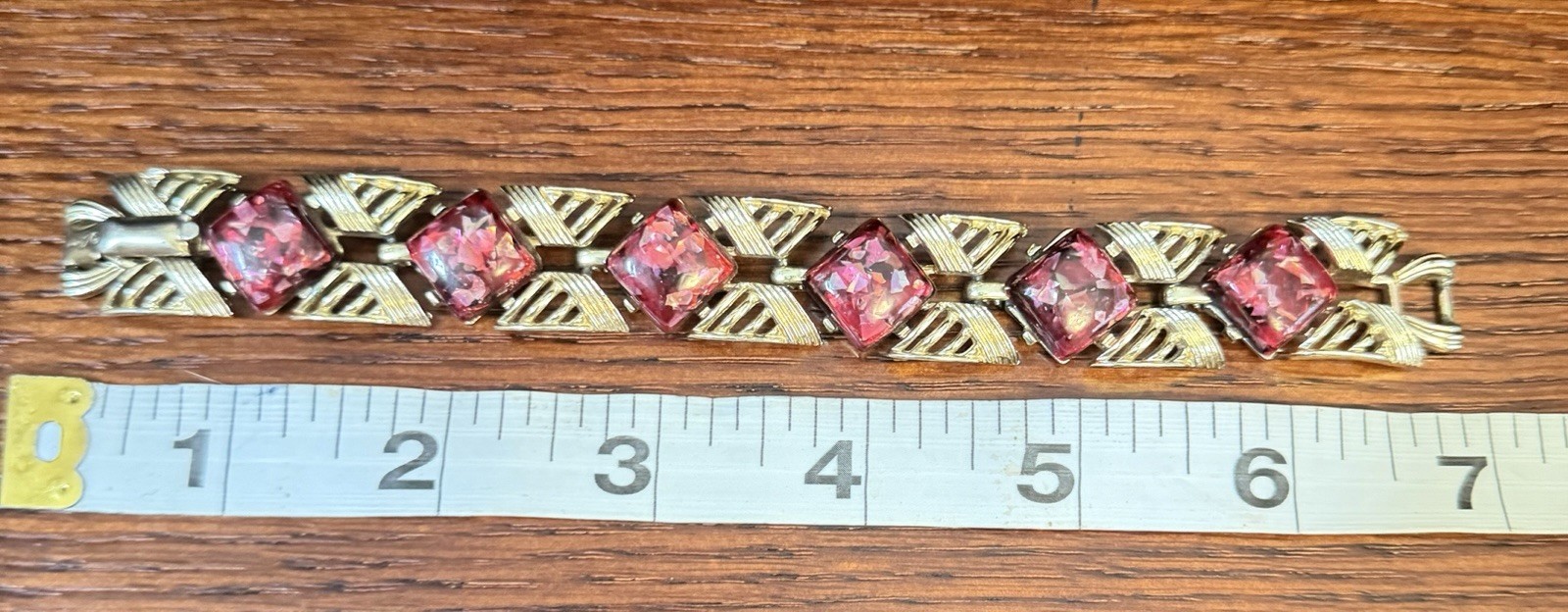 Vintage Gold Tone Coro Confetti Red Lucite 7″ link Bracelet