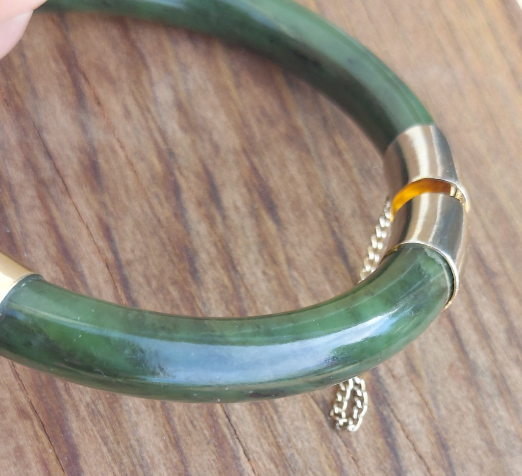 Lovely Hinge Jade Bangle Bracelet Dark Green Jadeite Pale Gold Tone Vintage