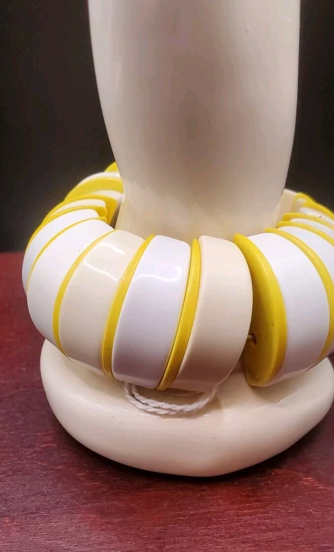 Vintage Very Retro Yellow & White Plastic Stretch Expanding Cuff Bracelet