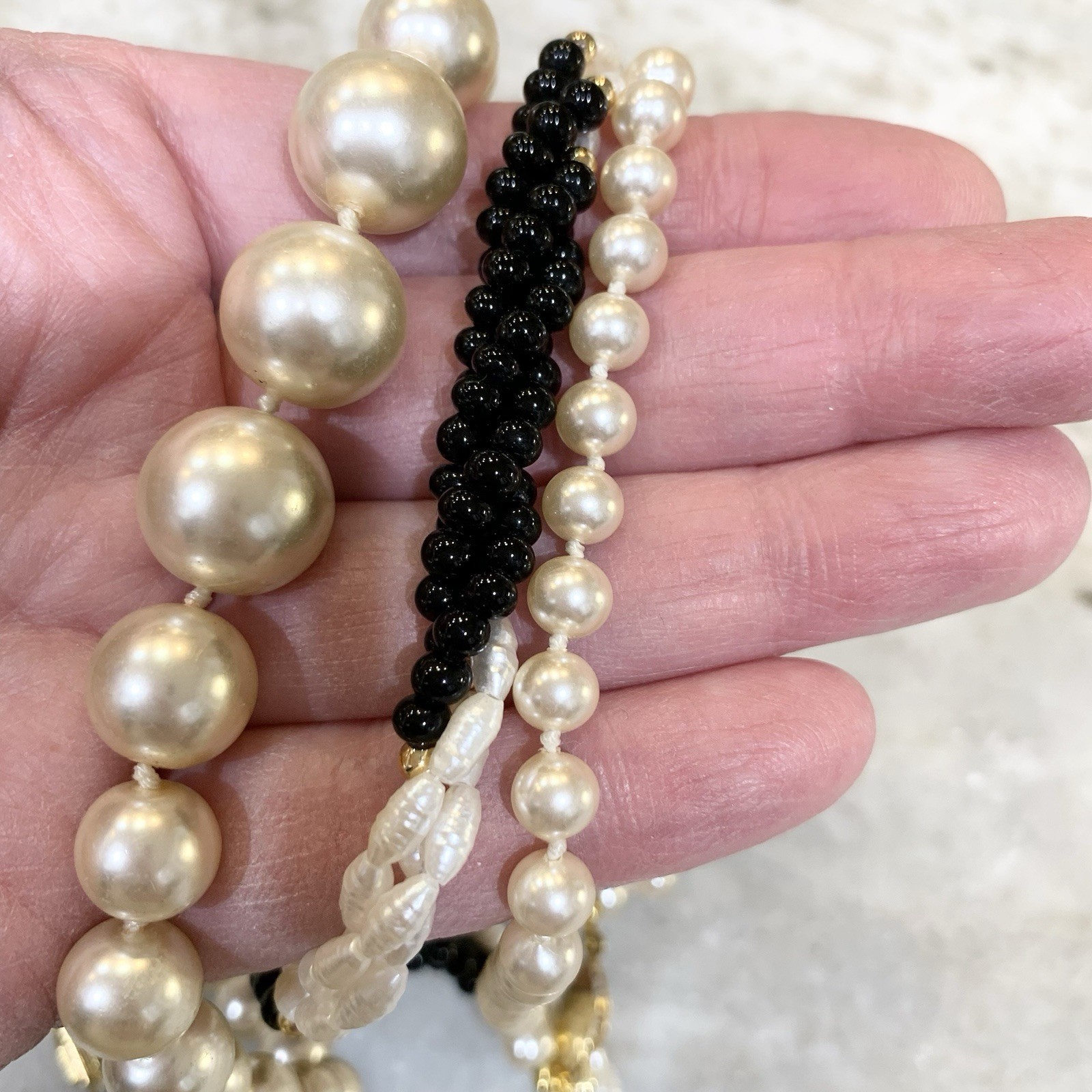 VTG Jewelry Lot 10pc black white Necklaces Dog Pins Gerry Avon Faux Pearl 60-80s