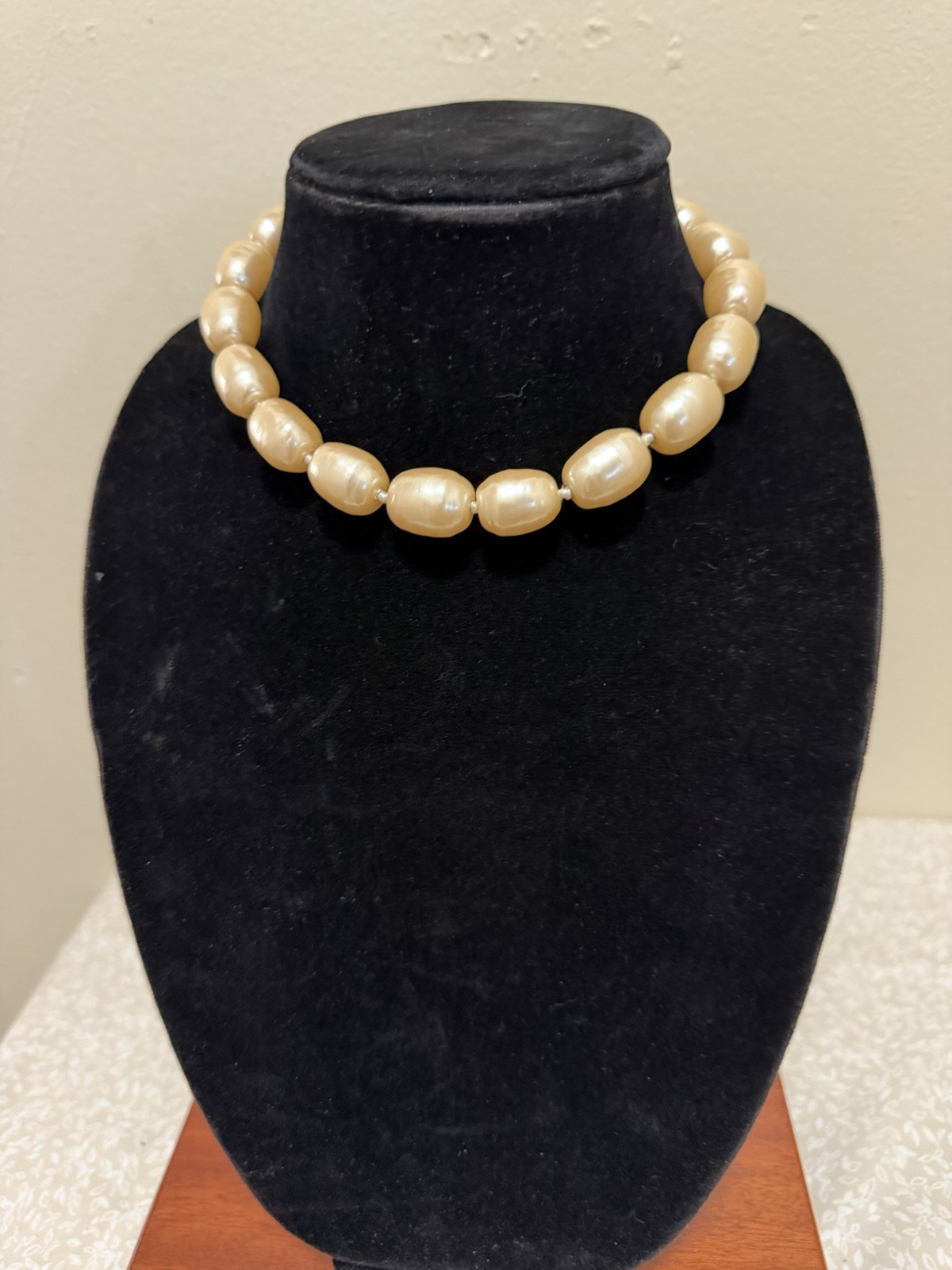 Vintage Rare Henri Bendel Gold Tone & Pearl Choker