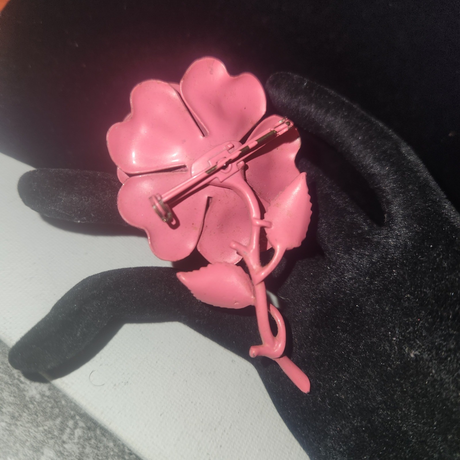 Vtg Pink Enamel Flower Brooch Mod pop art Floral Pin Matte Finish Style