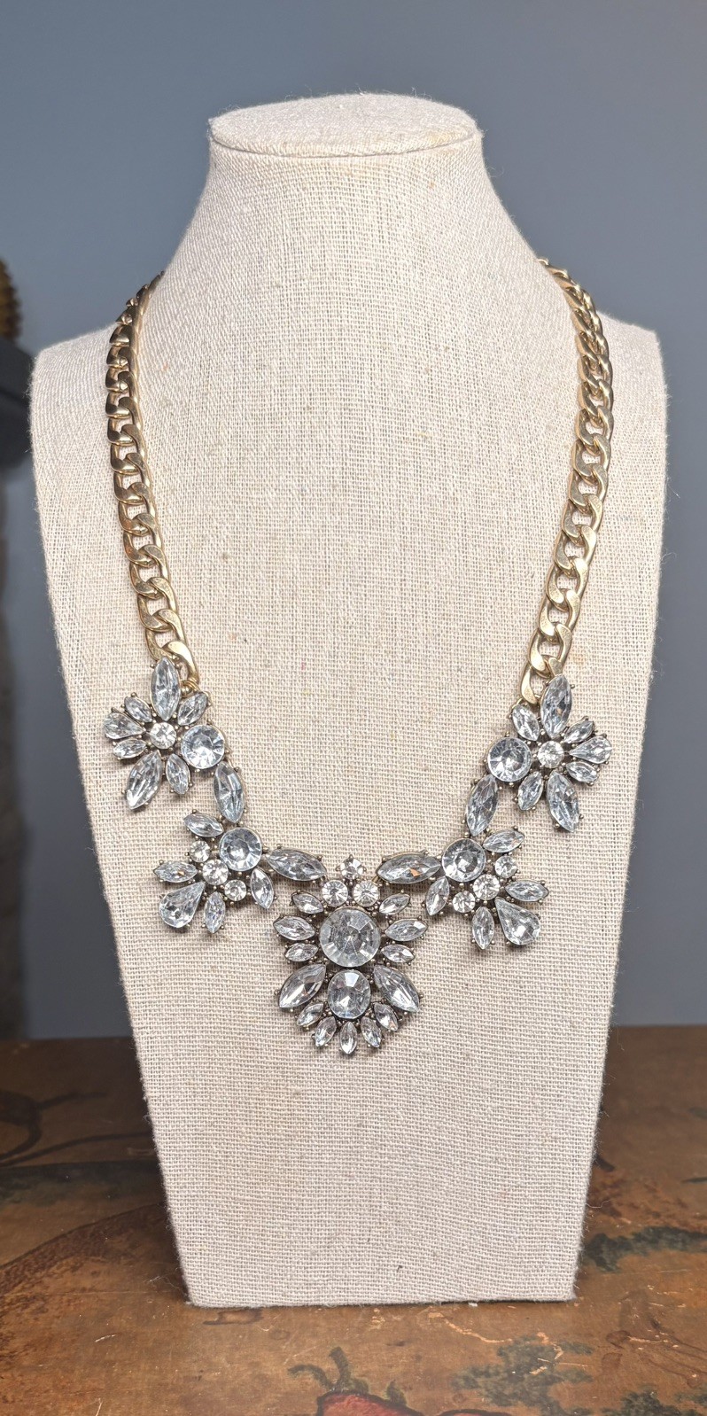 Vintage Romantic Gold Large Rhinestone Flower Bib Statement Necklace 16-18in