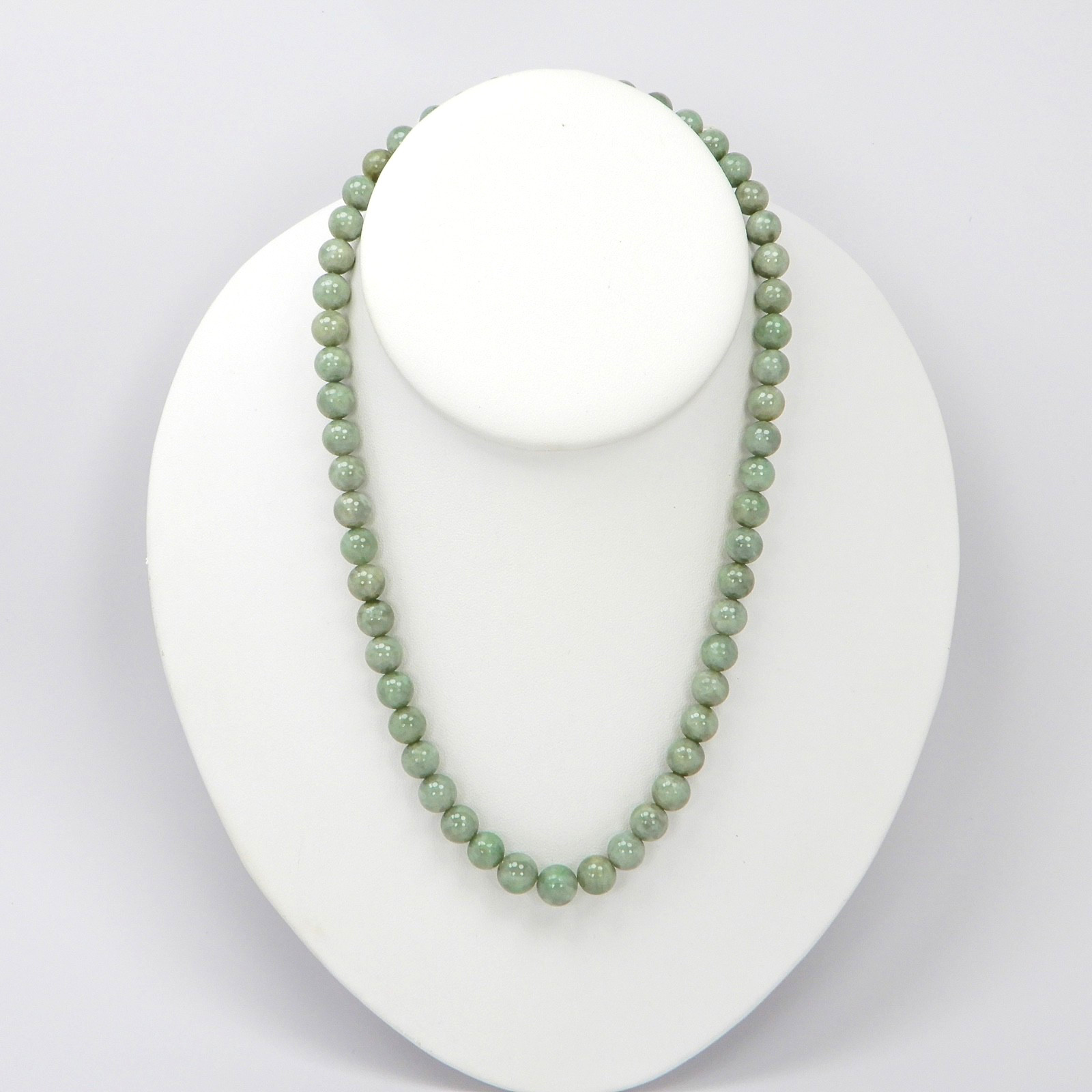 Green Jade Jadeite 8mm Bead Necklace 17” 14K Filigree Clasp 52.9g