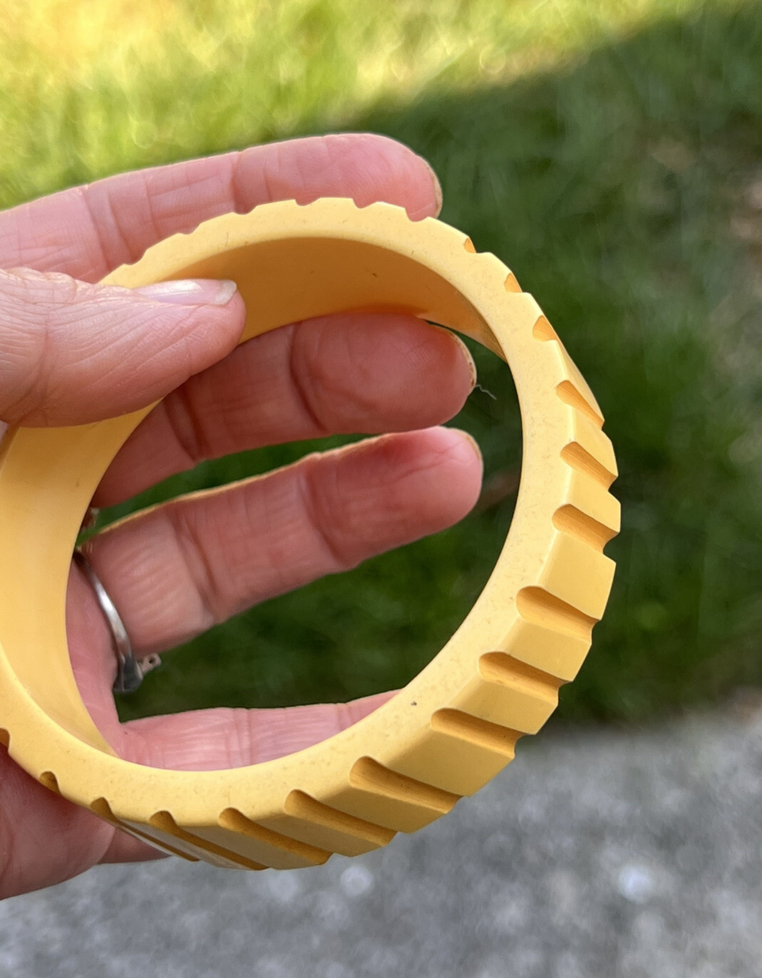 Vintage Carved Light Yellow Bakelite 19mm Wide Bangle Bracelet Tested 7 3/4″