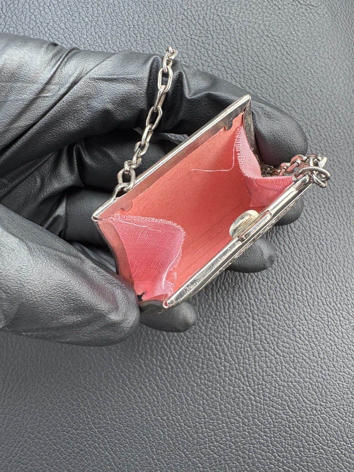 Vintage Engraved Pink Dance Coin Purse Wristlet with Chain – Tested Silver