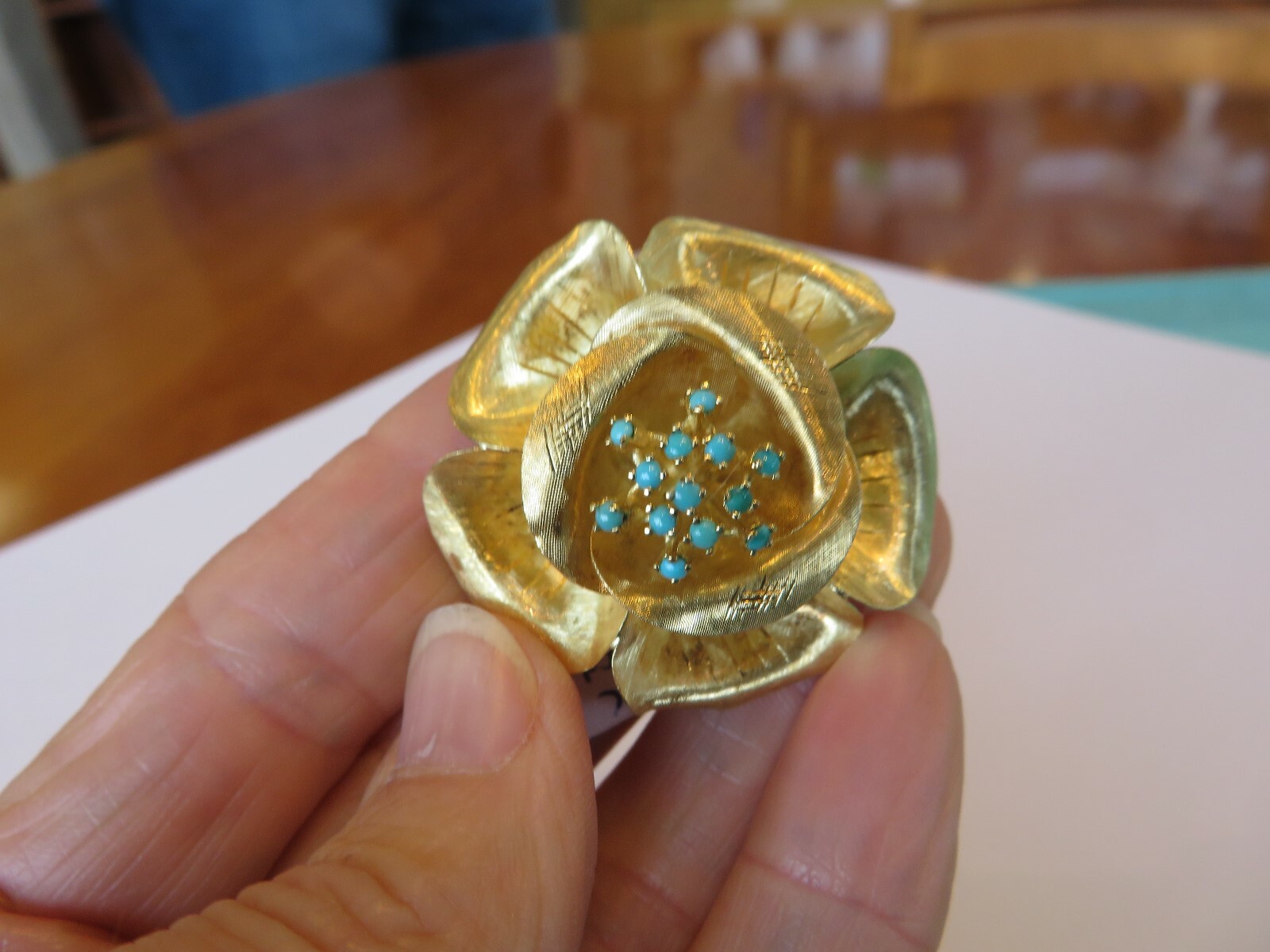 ART DECO 18K GOLD ITALY TURQUOISE FLOWER BROOCH 39 MM ROUND