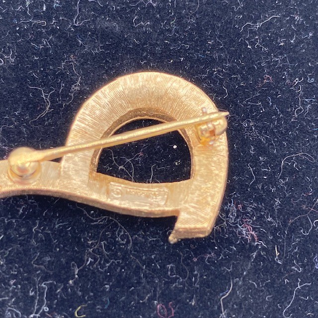 Vintage Trifari Brooch Script Letter P Gold Tone Textured Monogram Pin Signed