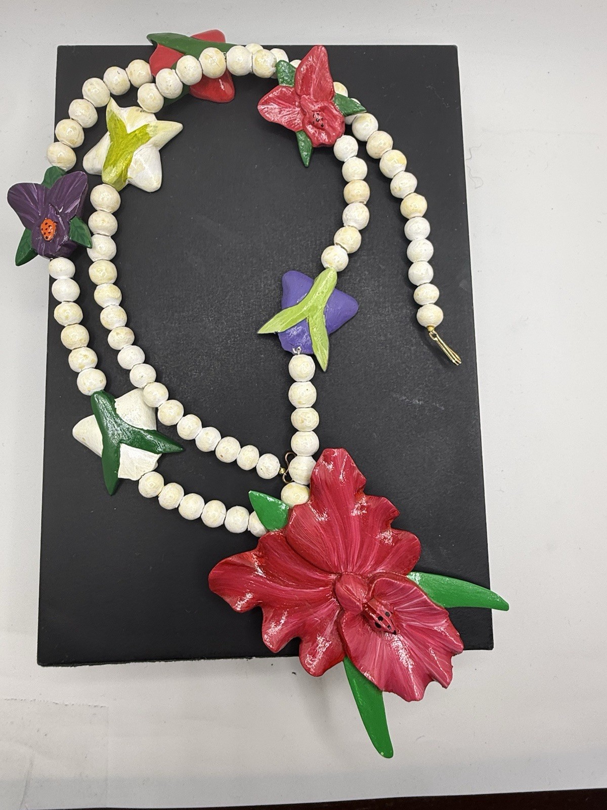 Vintage Hand-Carved Wood Orchid Necklace Tropical Flowers Red Cream Purple