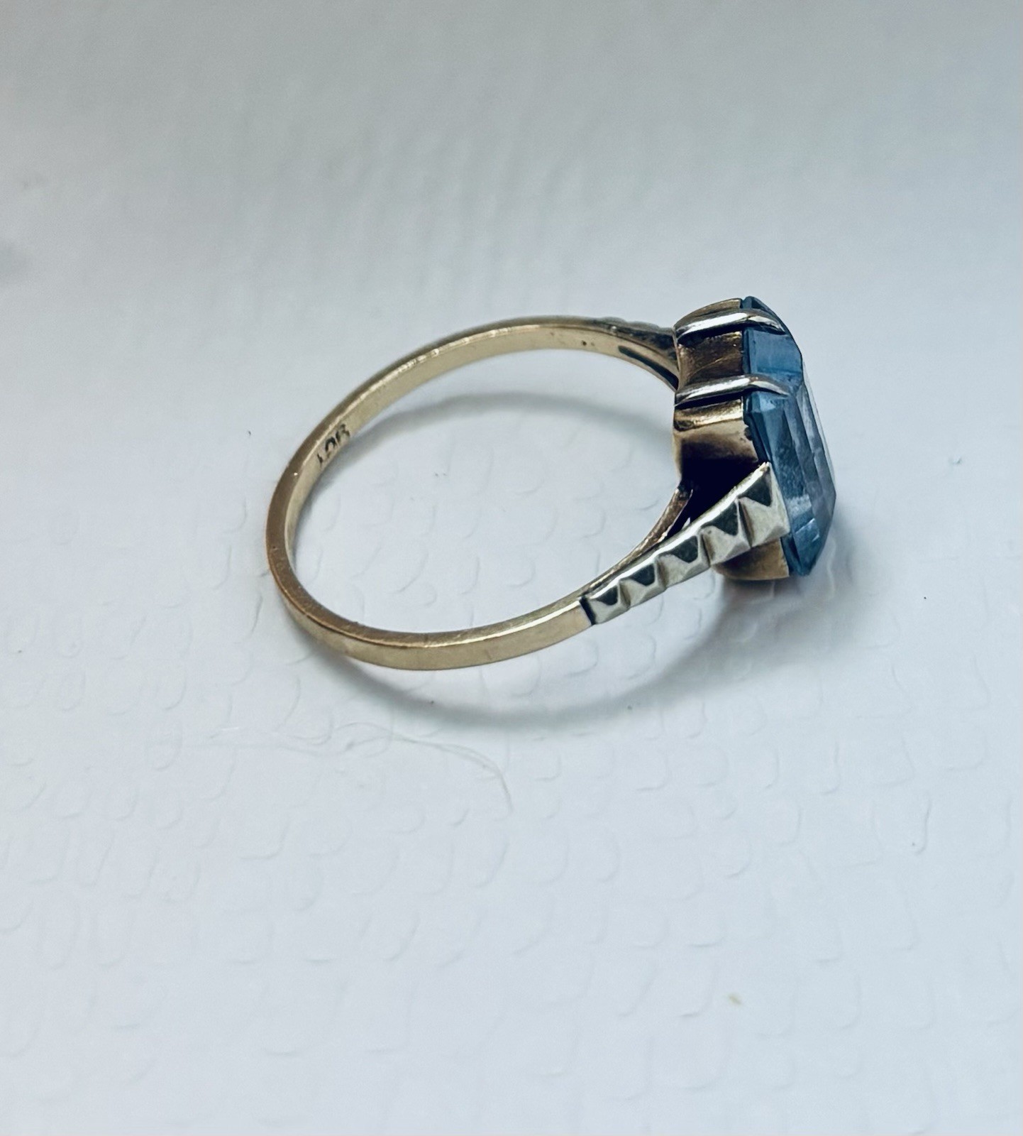 Vintage Art Deco 9k Yellow Gold Ring with 1 carat Emerald-Cut Aquamarine, size 6