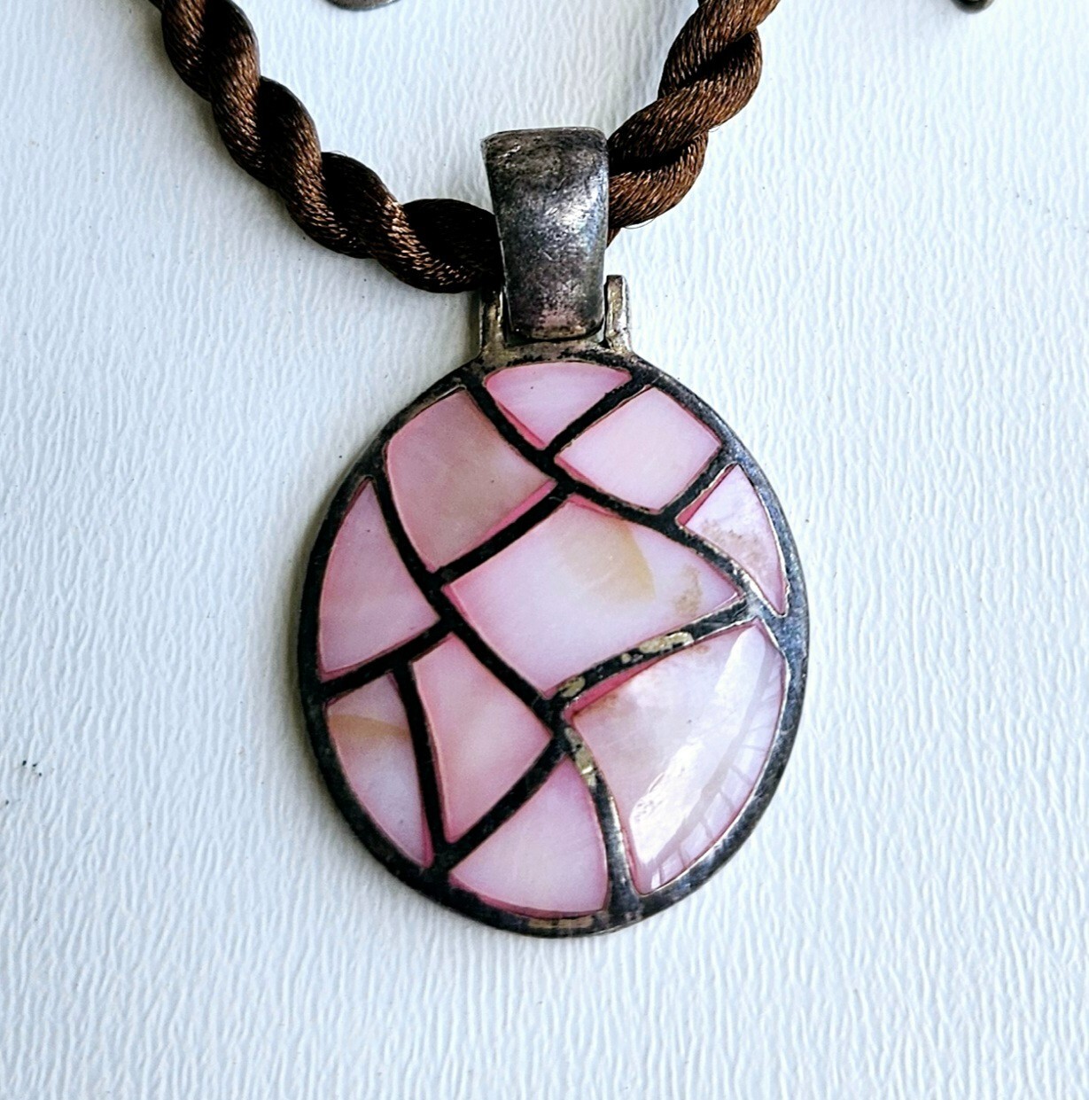 Vintage Sterling Silver & Pink Mother of Pearl inlay Pendant Necklace