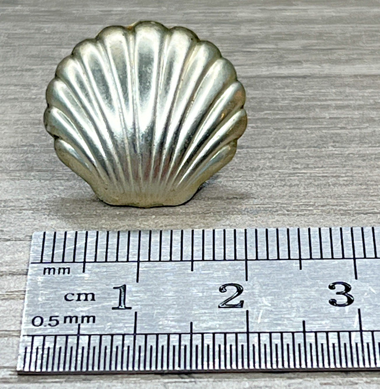 Vintage Sterling Silver 925 Puffed Figural 3D Seashell Shell Post Earrings 3.5g