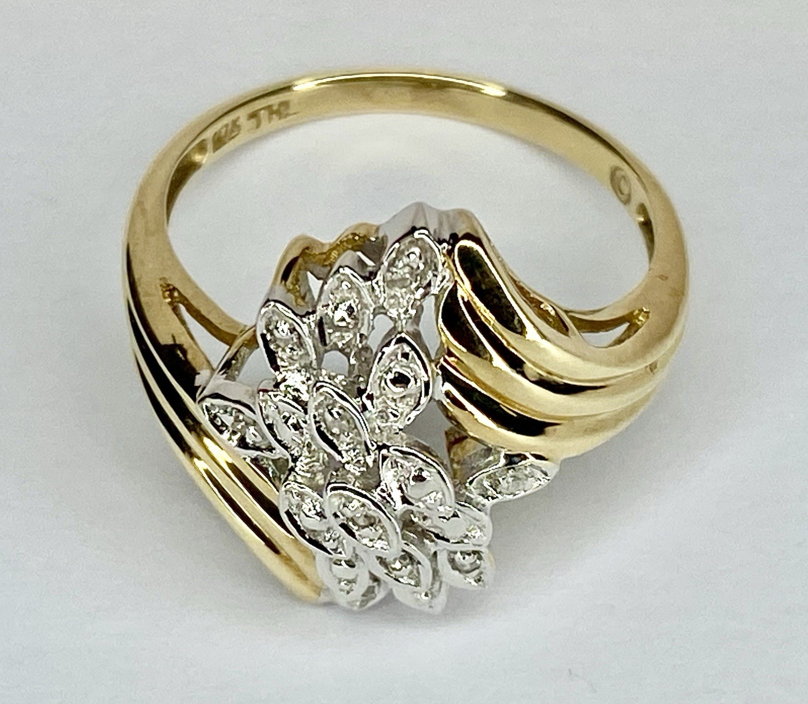 Vintage 80’s 90’s 10K Yellow Gold Diamond Cluster Leaf Bypass Ring Size 6.9