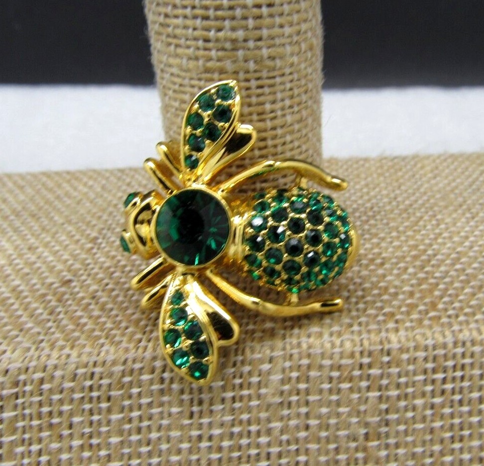JOAN RIVERS MAY SWARVOSKI CRYSTAL EMERALD BIRTHSTONE BEE BROOCH PIN NEW