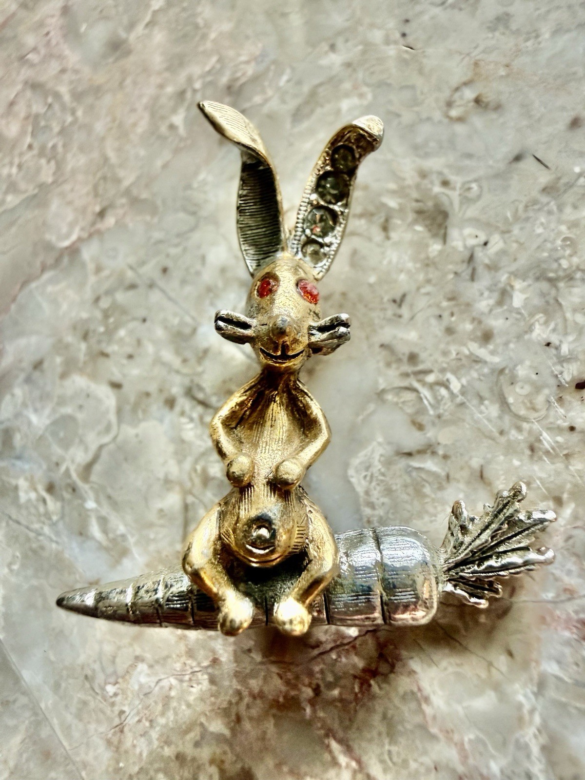 Seeet Vintage Art-Arthur Pepper Bunny on Carrot Brooch