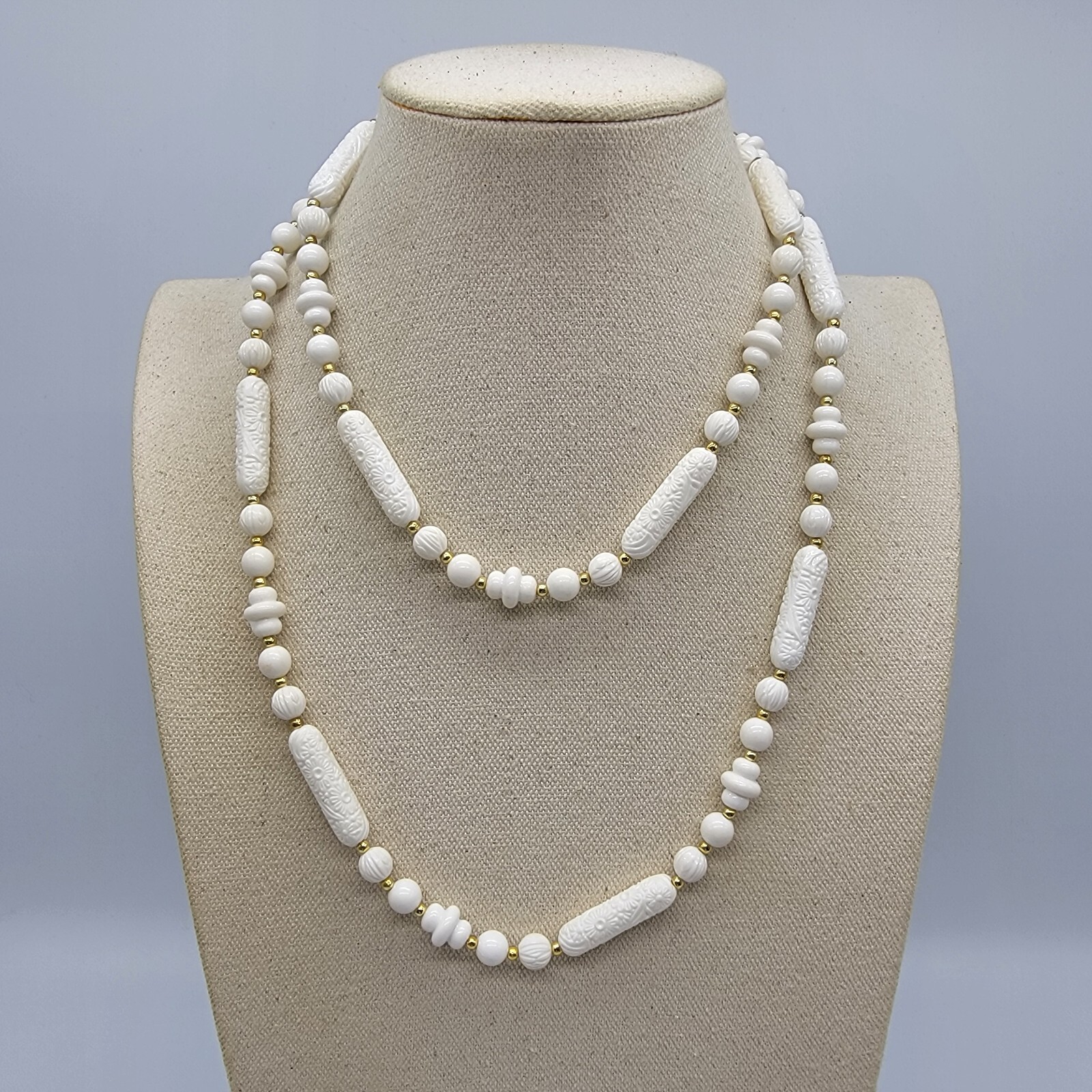 VTG Sarah Coventry Beaded Flapper Necklace White Lightweight Flower Retro 40″