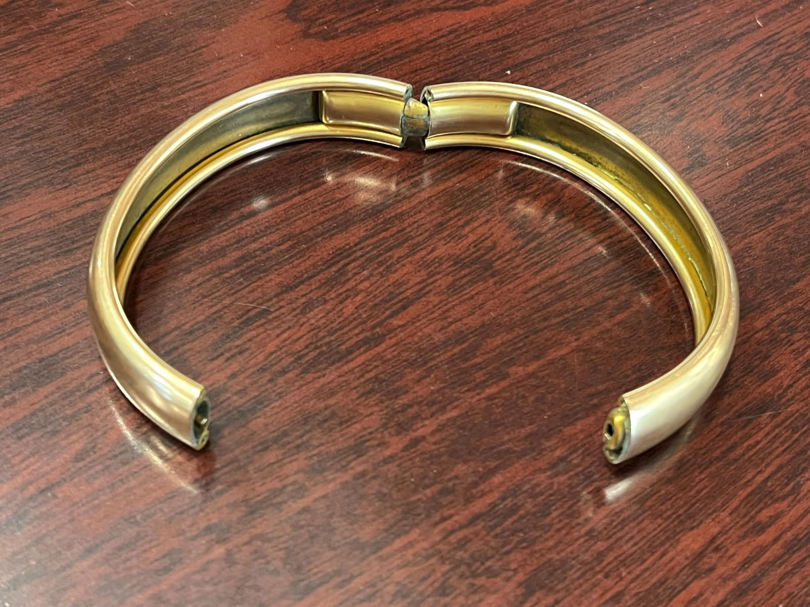 Vtg. JFSS Gold Filled Hinged Plain Bagle Bracelet 7″ 38.0 Grams
