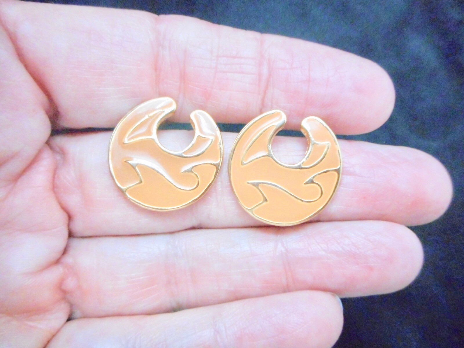 Vintage 1980’s Gold Tone Peach/Brown Enamel Pierced Earrings